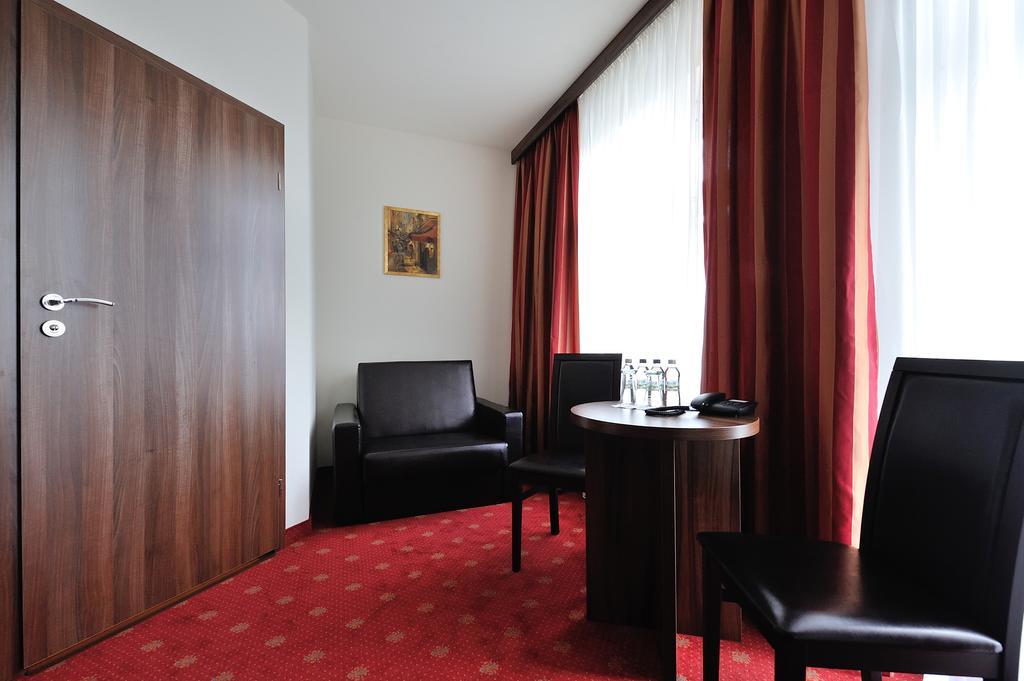 Hotel Centrum Sosnowiec Habitación foto
