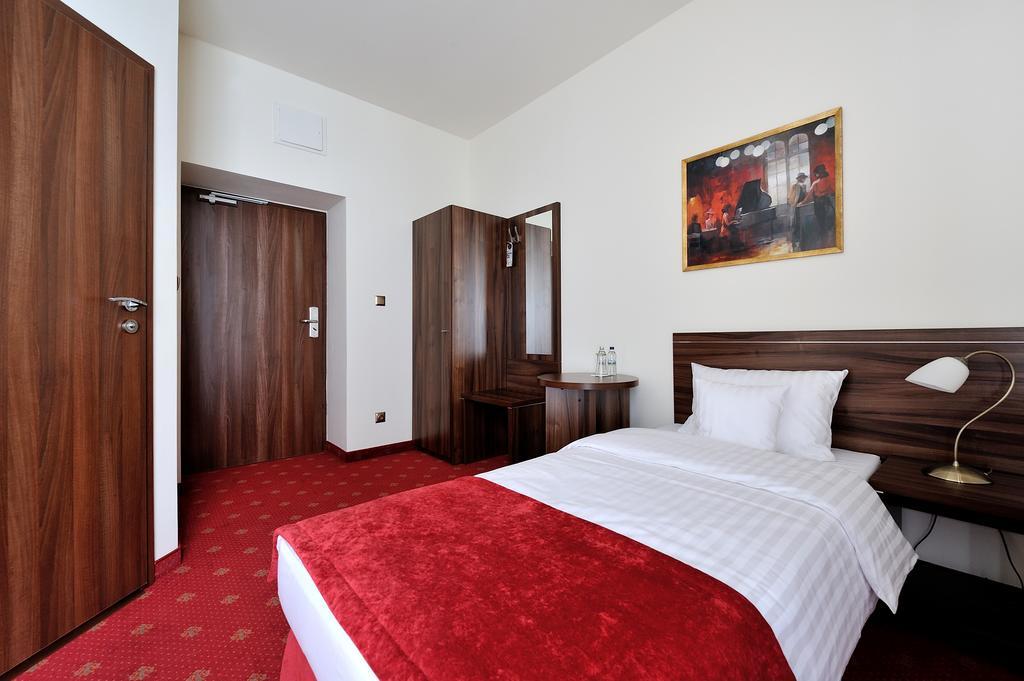 Hotel Centrum Sosnowiec Habitación foto