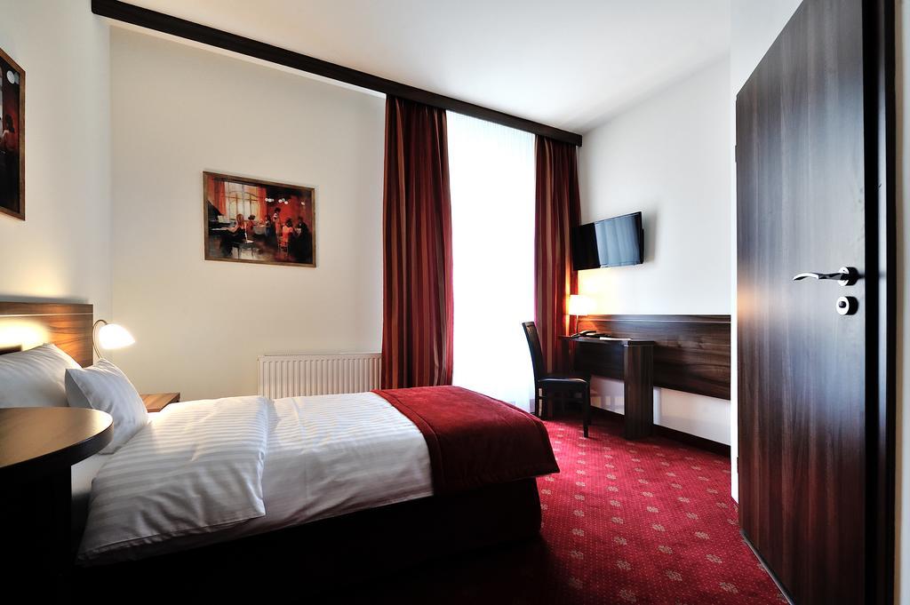Hotel Centrum Sosnowiec Habitación foto