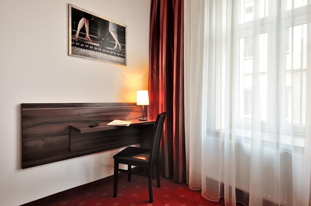 Hotel Centrum Sosnowiec Habitación foto