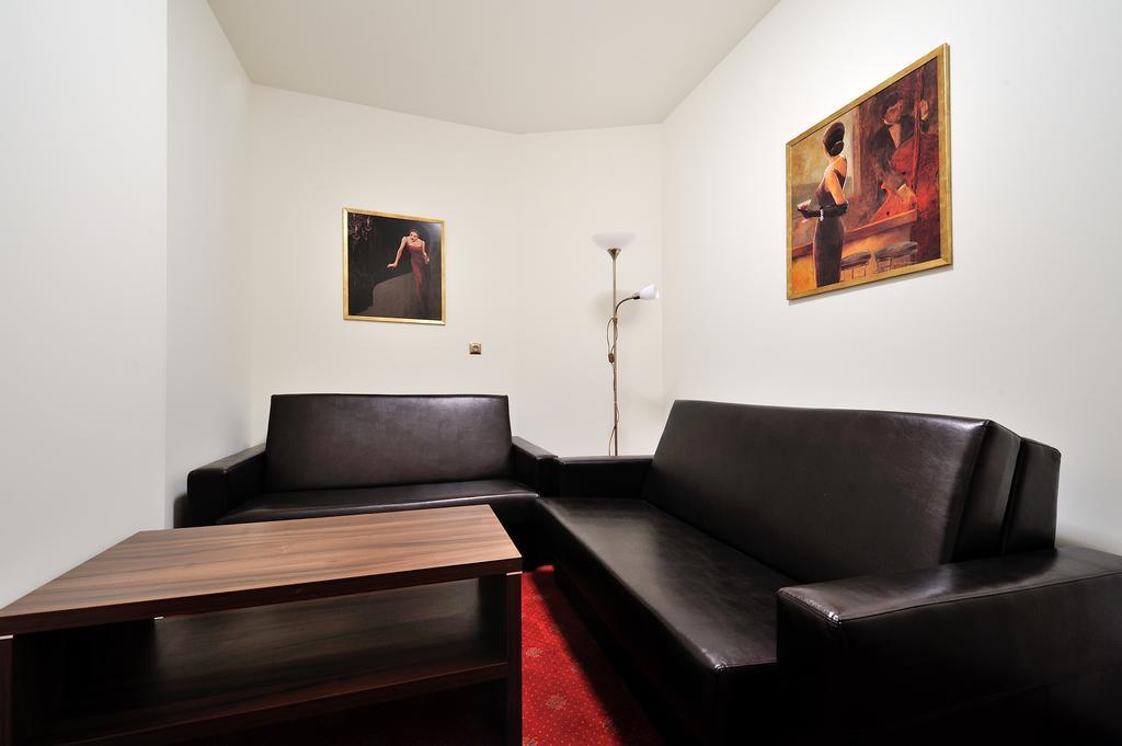 Hotel Centrum Sosnowiec Habitación foto