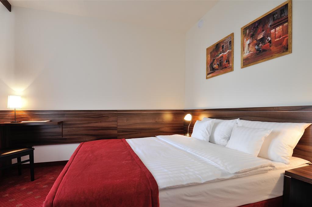 Hotel Centrum Sosnowiec Habitación foto